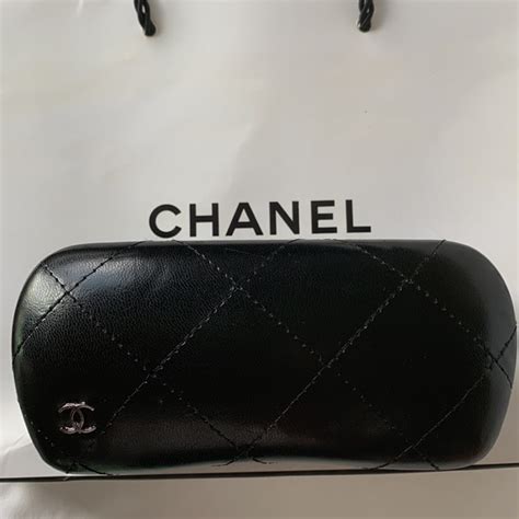 black chanel glass case with chain all around real|Chanel Classic Chain Glasses Case Bag .